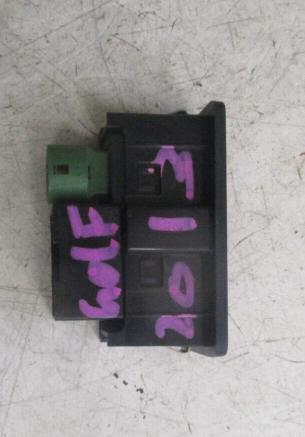 VW VOLKSWAGEN GOLF MK7 2013 MEDIA INPUT SOCKET PLUG 5G0035222A