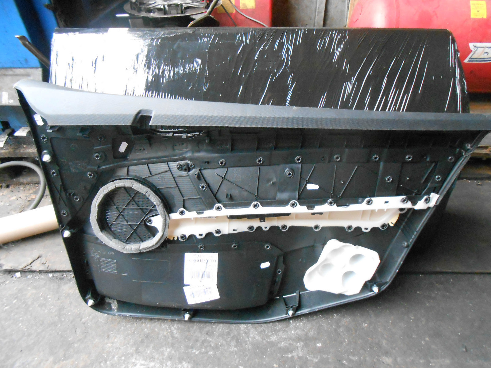 PEUGEOT 308 2013 MK1 5 DOOR NS PASSENGER FRONT DOOR CARD PANEL 96815315ZD