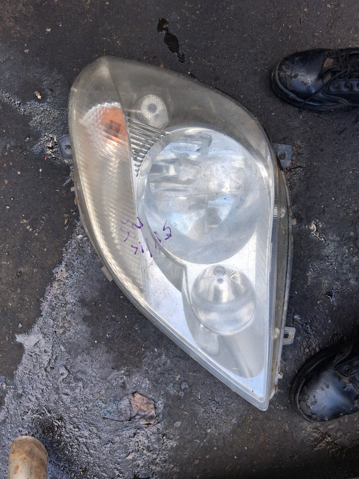 2016 MERCEDES SPRINTER W906 NSF PASSENGER SIDE FRONT LEFT HEADLIGHT A9068200361