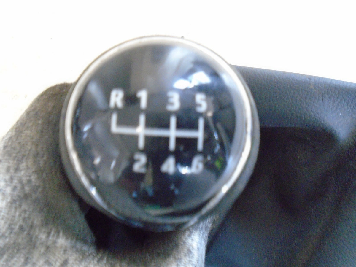 SEAT LEON 2018 MK3 6 SPEED GEAR KNOB 5F2711113AK