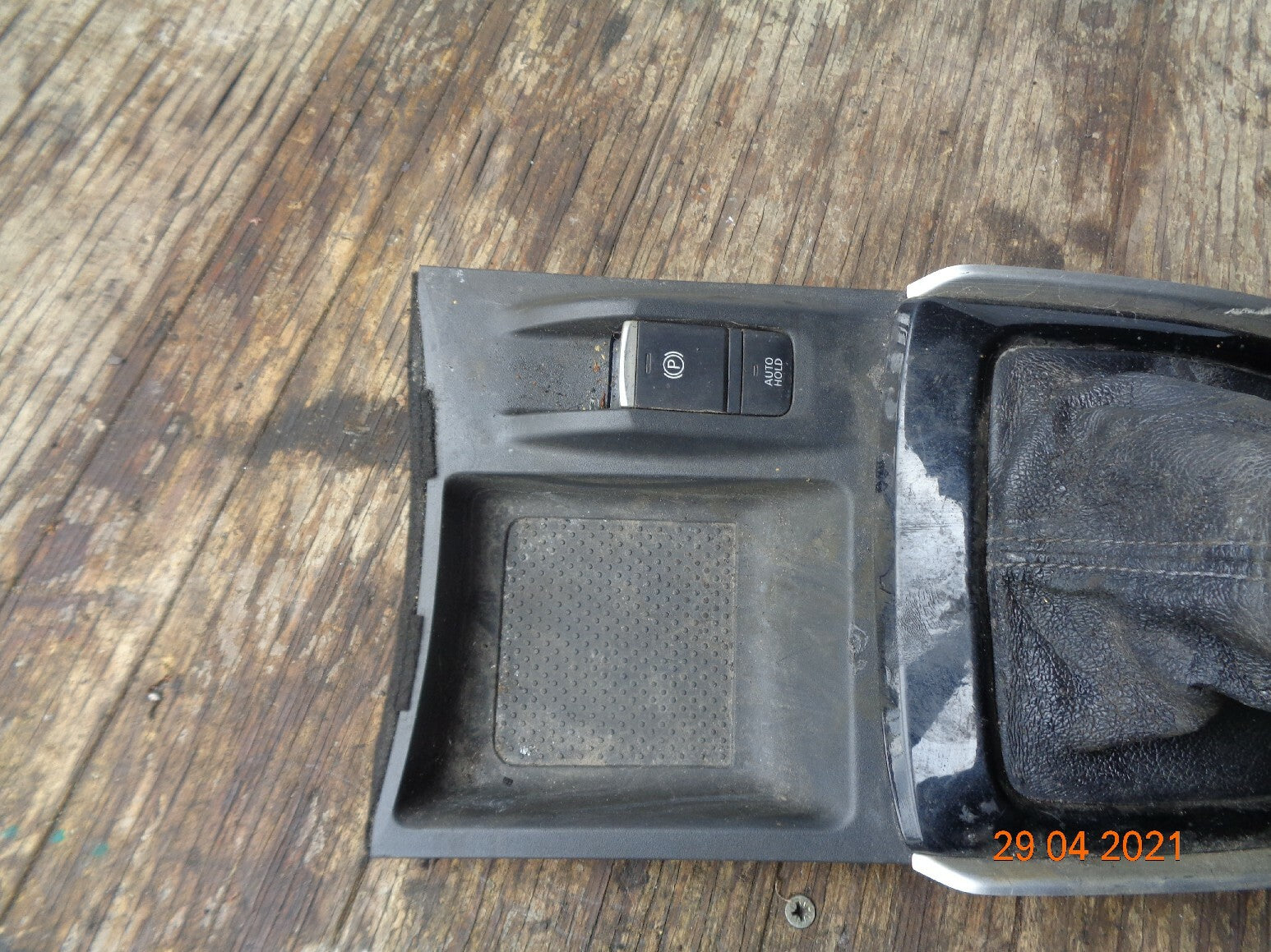 NISSAN X TRAIL MK3 2018 GEAR SHIFTER SELECTOR GAITER SURROUND TRIM 969XC6FM4A