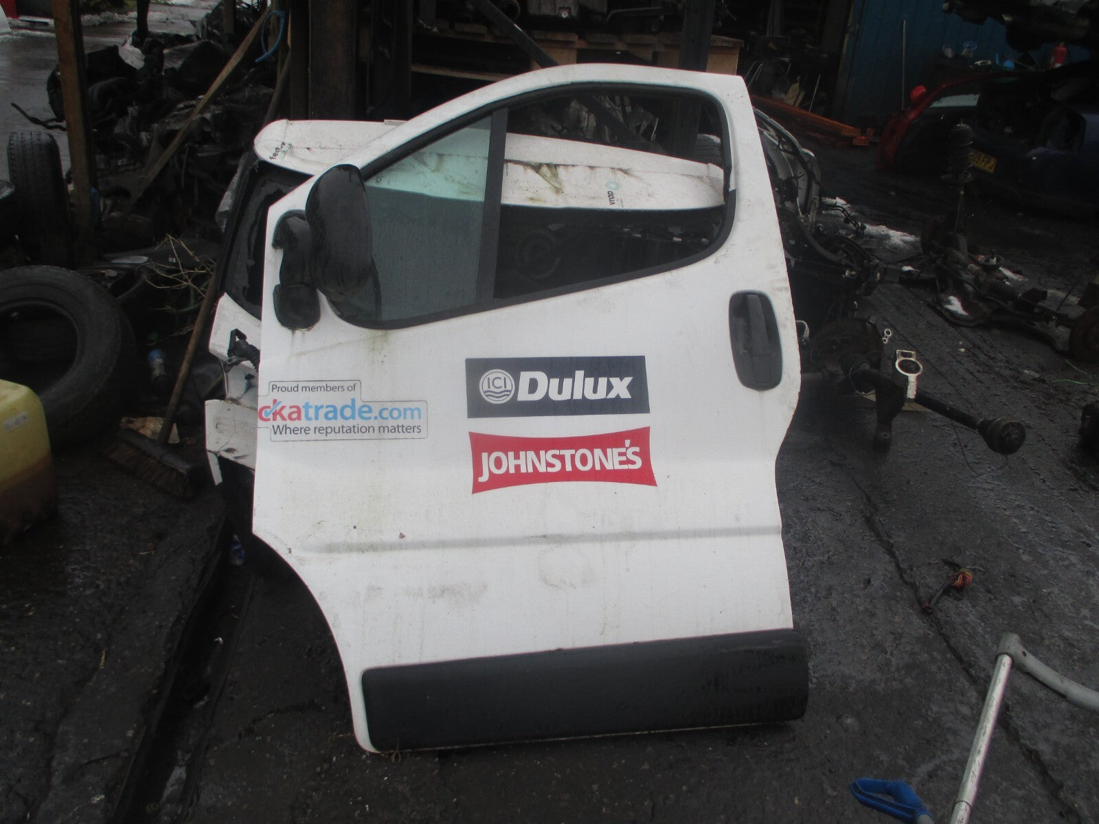 VAUXHALL VIVARO MK1 2002 NSF PASSENGER SIDE FRONT DOOR WHITE