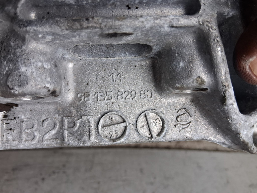 2023 CITROEN C4 MK3 1.2 PETROL ENGINE MOUNT BRACKET 9813582980