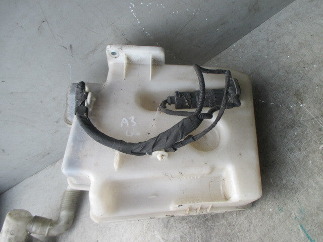 AUDI A3 2006 TYPE 8P WINDSCREEN WASHER BOTTLE TANK WITH PUMP 1K0955453Q