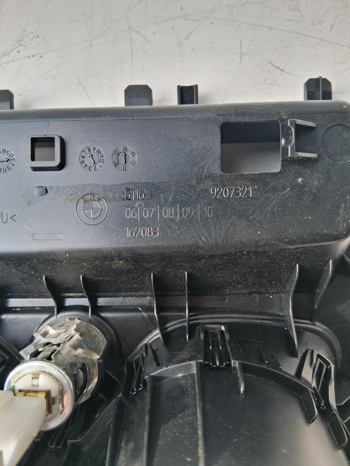 BMW 1 SERIES F20 F21 CENTRE CONSOLE AMP SOCKET & CUP HOLDERS 9207321
