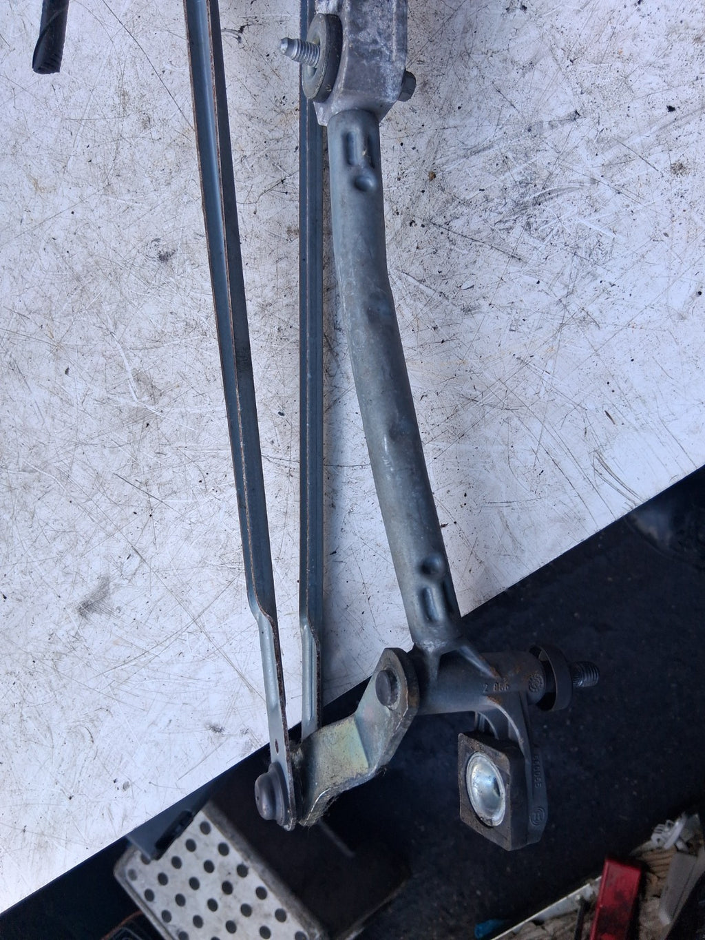 2014 FORD FIESTA MK7 FRONT WINDSCREEN WIPER MOTOR LINKAGE 8A6117B571BB