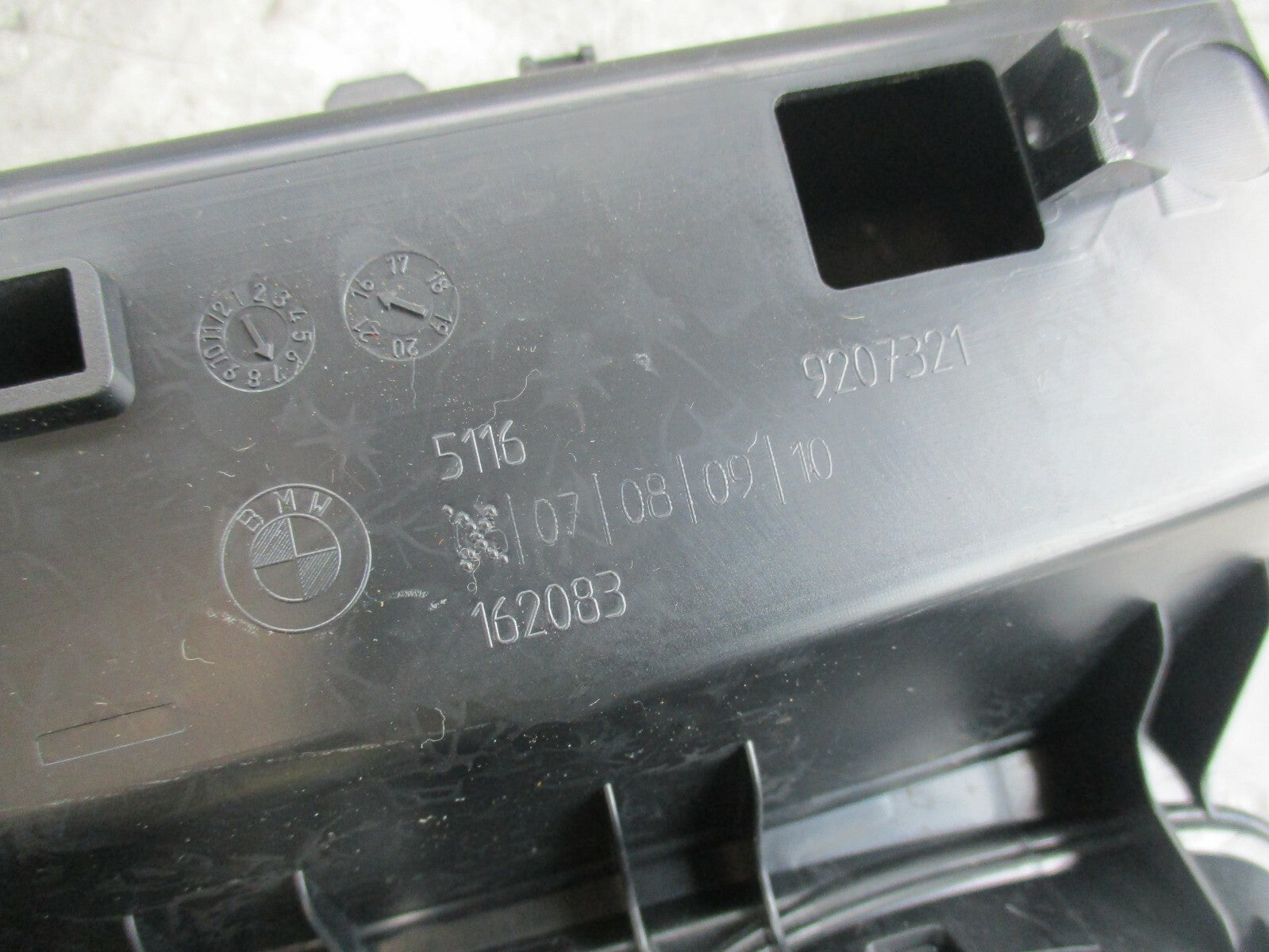 BMW 1 SERIES F20 F21 CENTRE CONSOLE AMP SOCKET & CUP HOLDERS 9207321 9220832