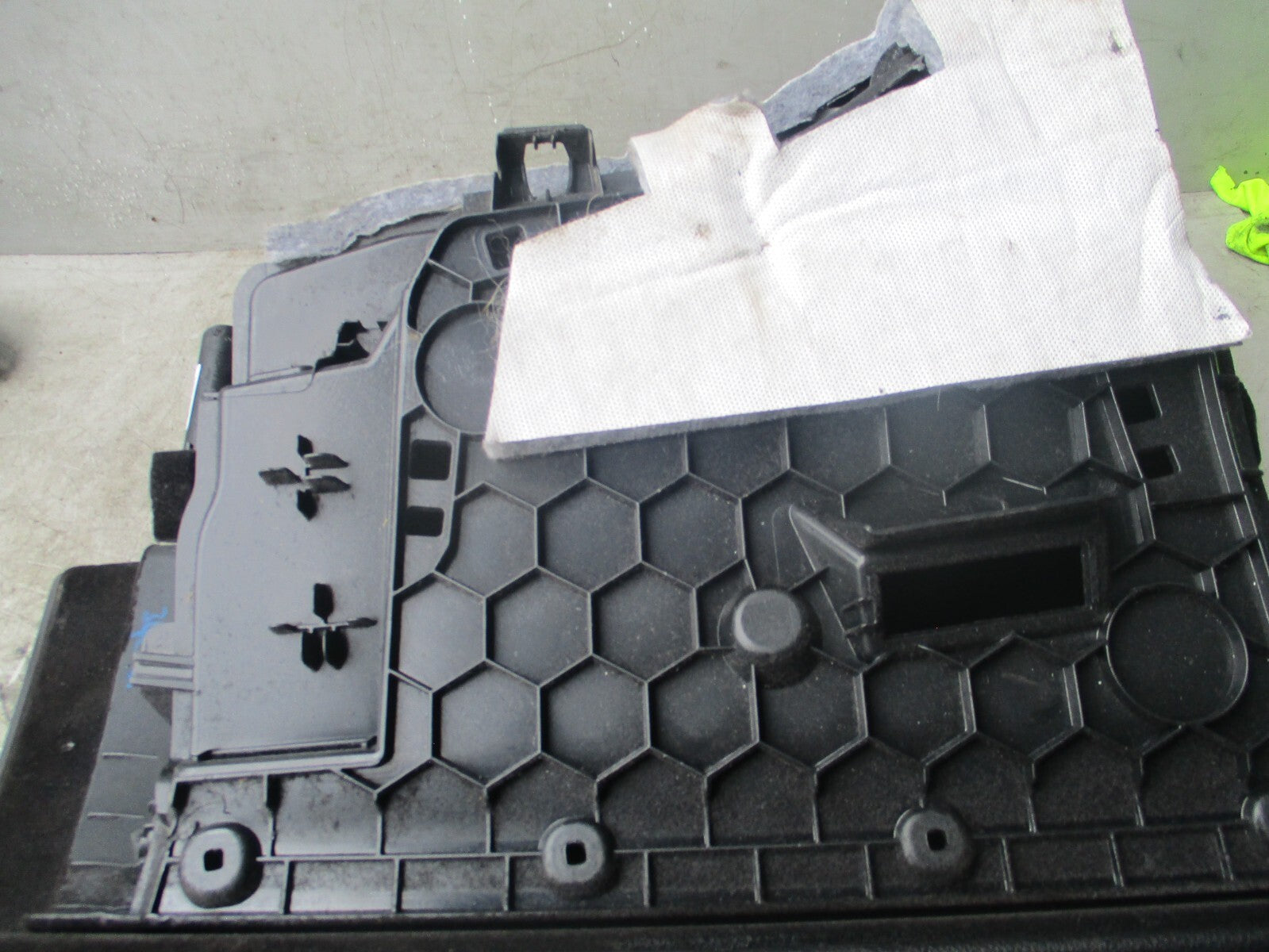 2017 BMW 320D GLOVEBOX STORAGE COMPARTMENT