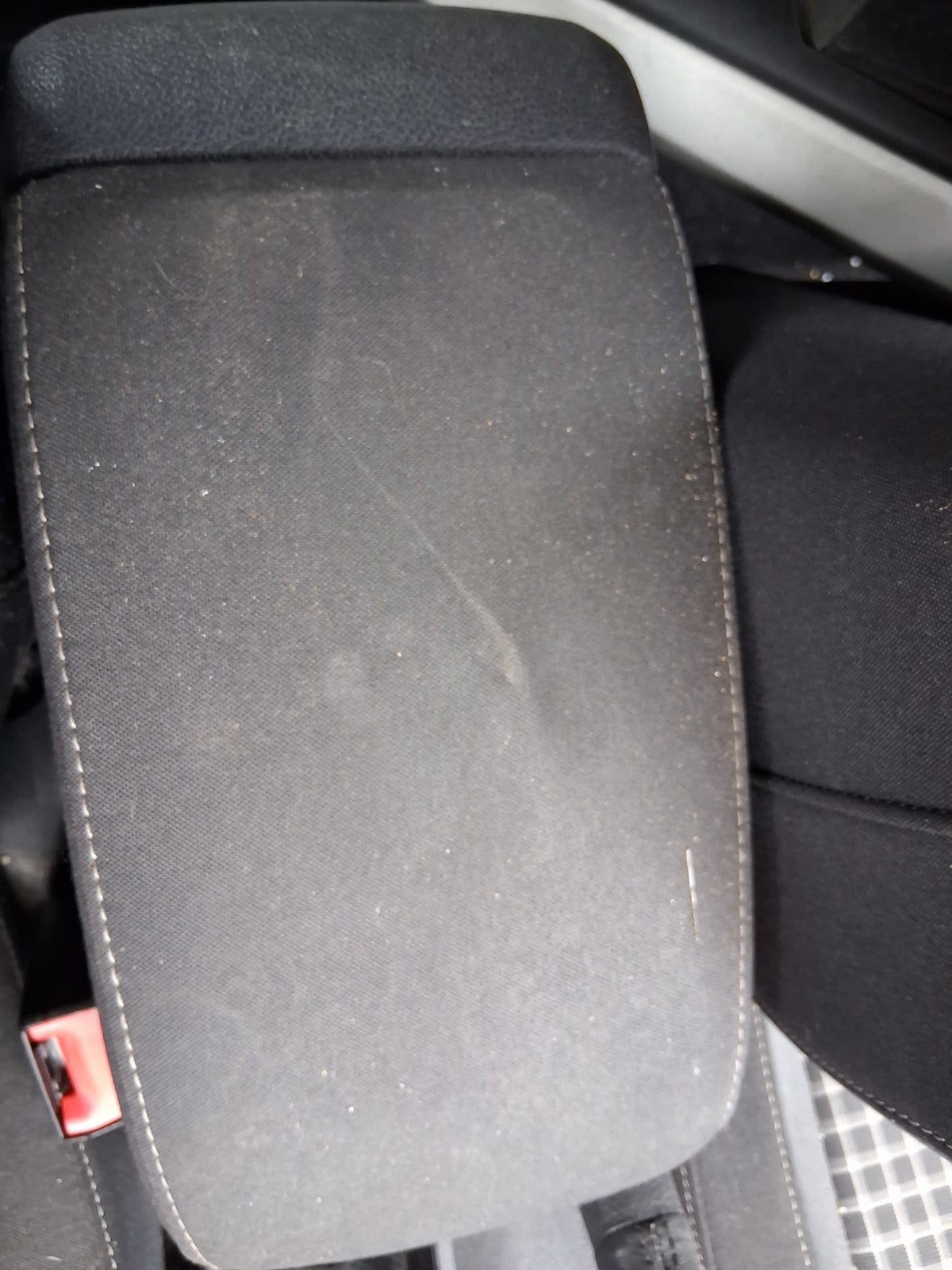 2015 VW VOLKSWAGEN SCIROCCO MK3 CENTRE CONSOLE LEATHER ARM REST