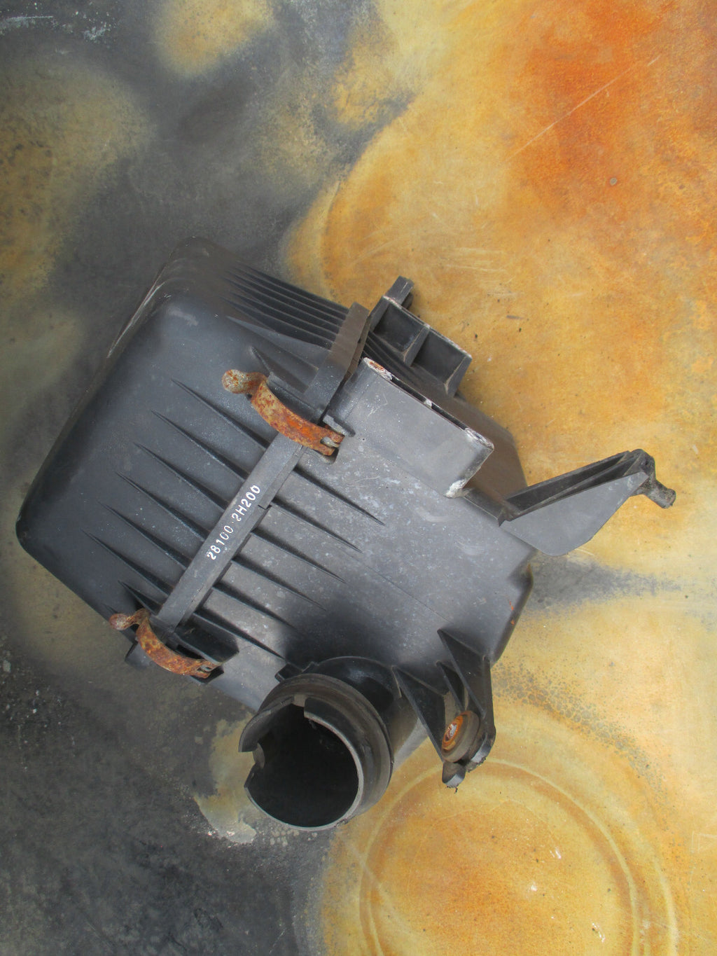 HYUNDAI I30 2010 1.6 DIESEL AIR FILTER BOX 281002H200