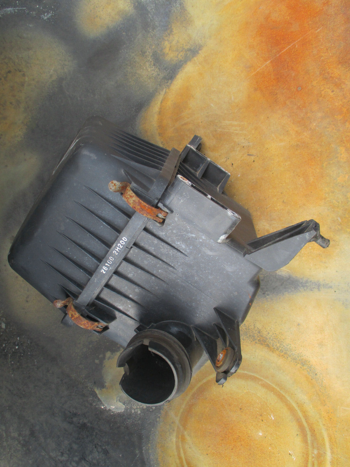 HYUNDAI I30 2010 1.6 DIESEL AIR FILTER BOX 281002H200