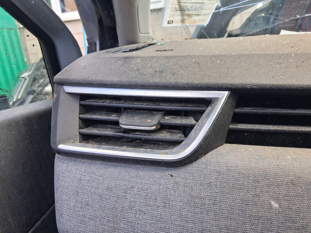 2024 RENAULT CLIO FACELIFT MK5 NSF PASSENGER SIDE FRONT LEFT AIRVENT