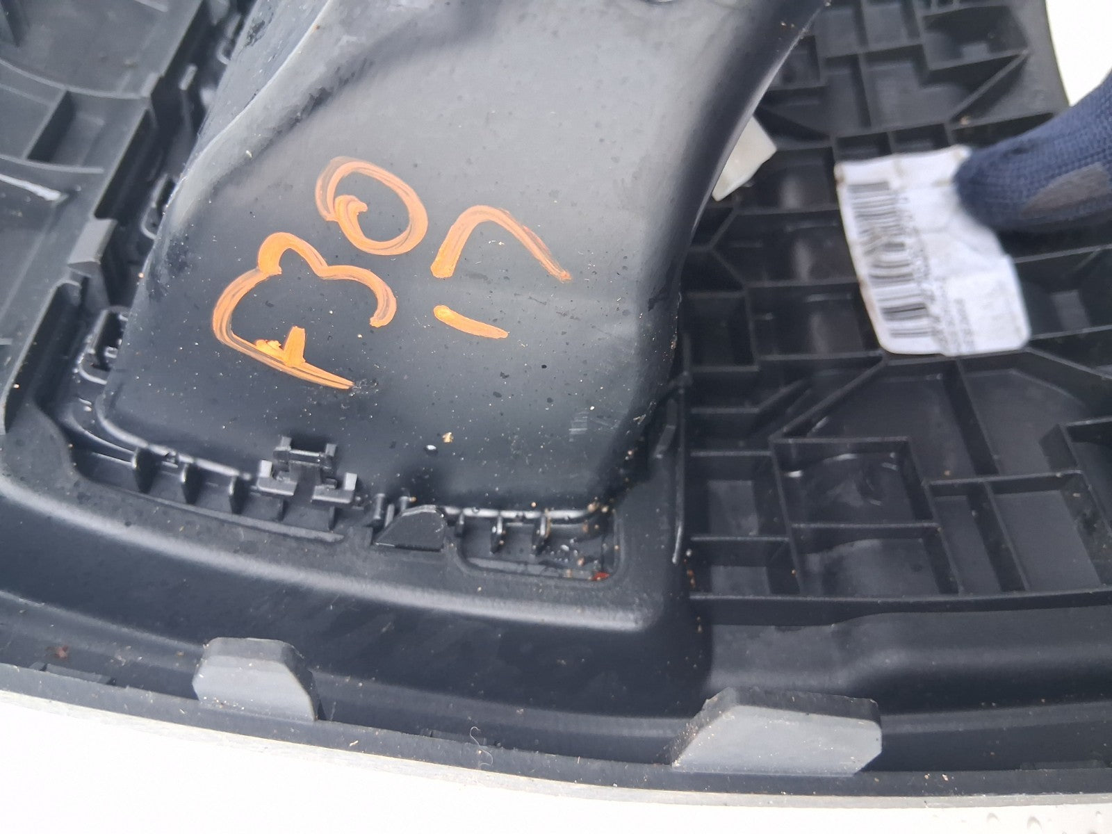 2017 BMW 3 SERIES F30 REAR AIR VENTS CONSOLE WITH TRIM 105016019