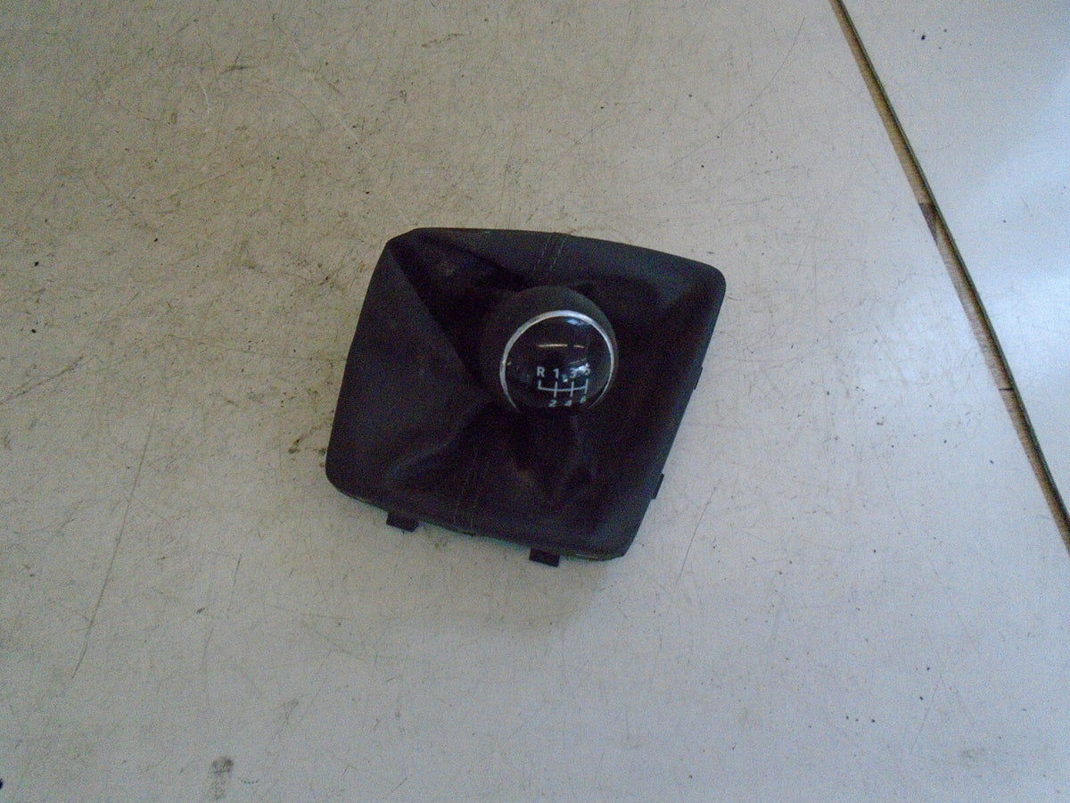SEAT LEON 2018 MK3 6 SPEED GEAR KNOB 5F2711113AK