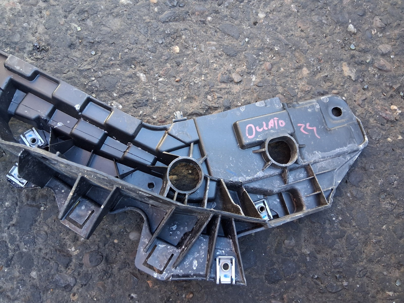2024 FIAT DUCATO MK3 FACELIFT NSF PASSENGER SIDE HEADLIGHT BRACKET 1391283080