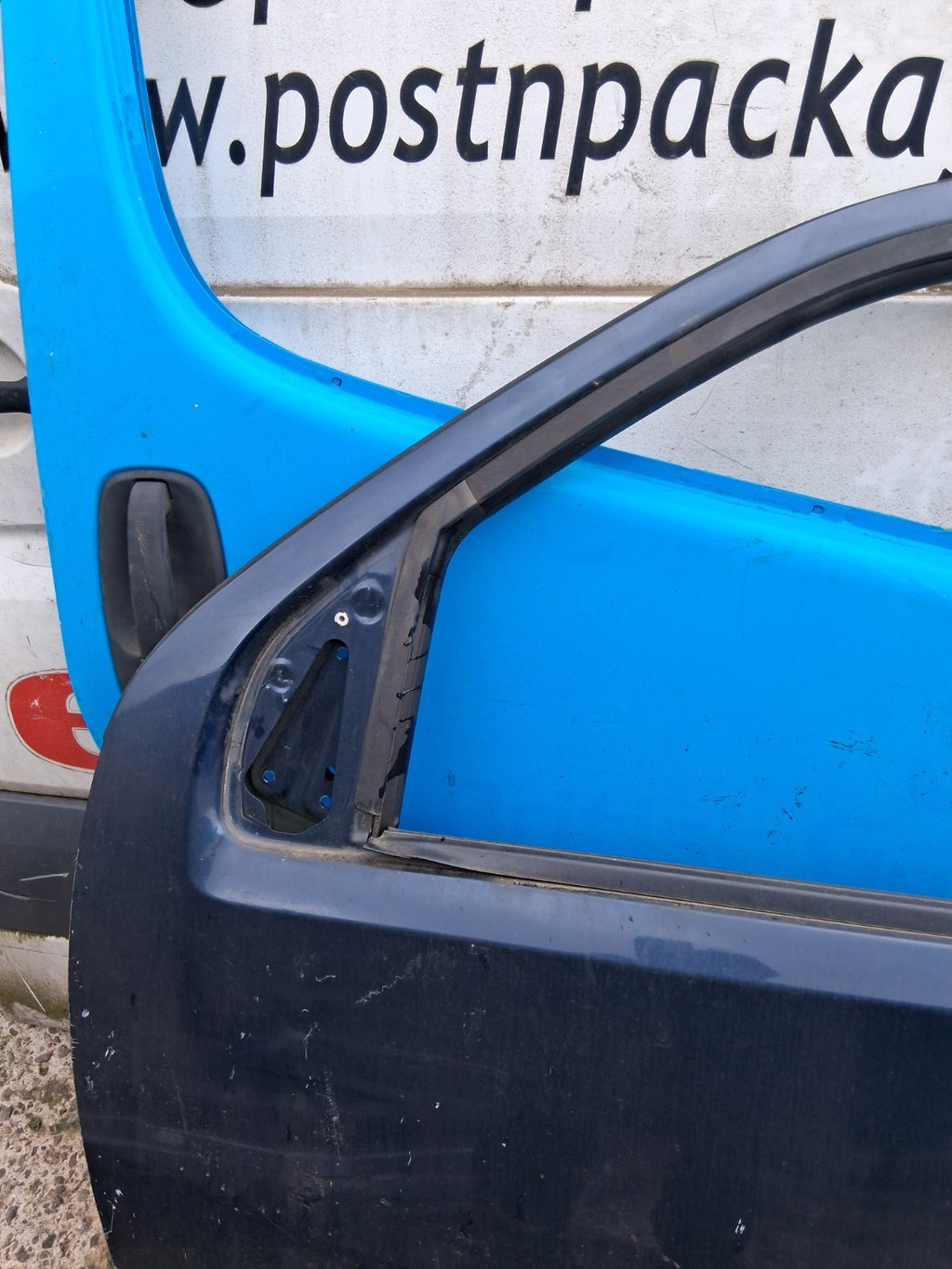 2006 NISSAN PATHFINDER R51 NSF PASSENGER SIDE FRONT LEFT BARE DOOR BLUE BW9
