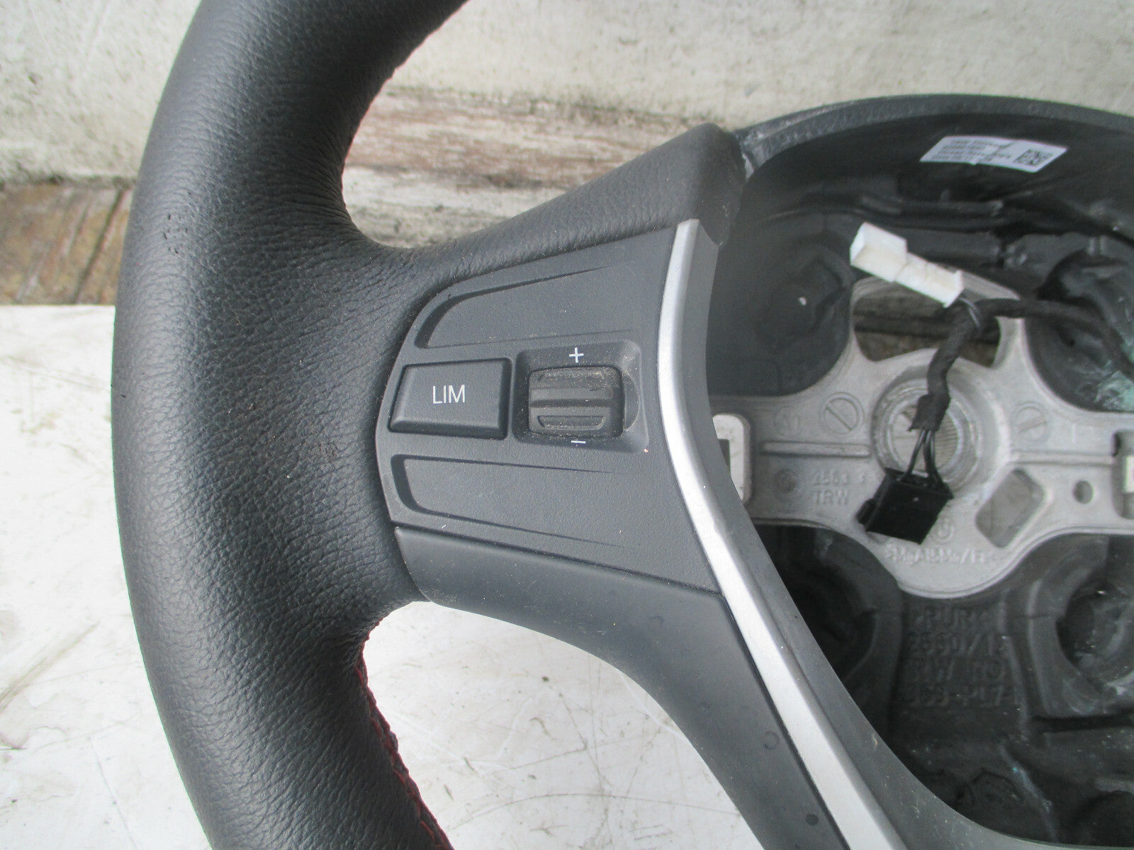 BMW 1 SERIES F20 2018 3 SPOKE MULTIFUNCTION STEERING WHEEL 62560184