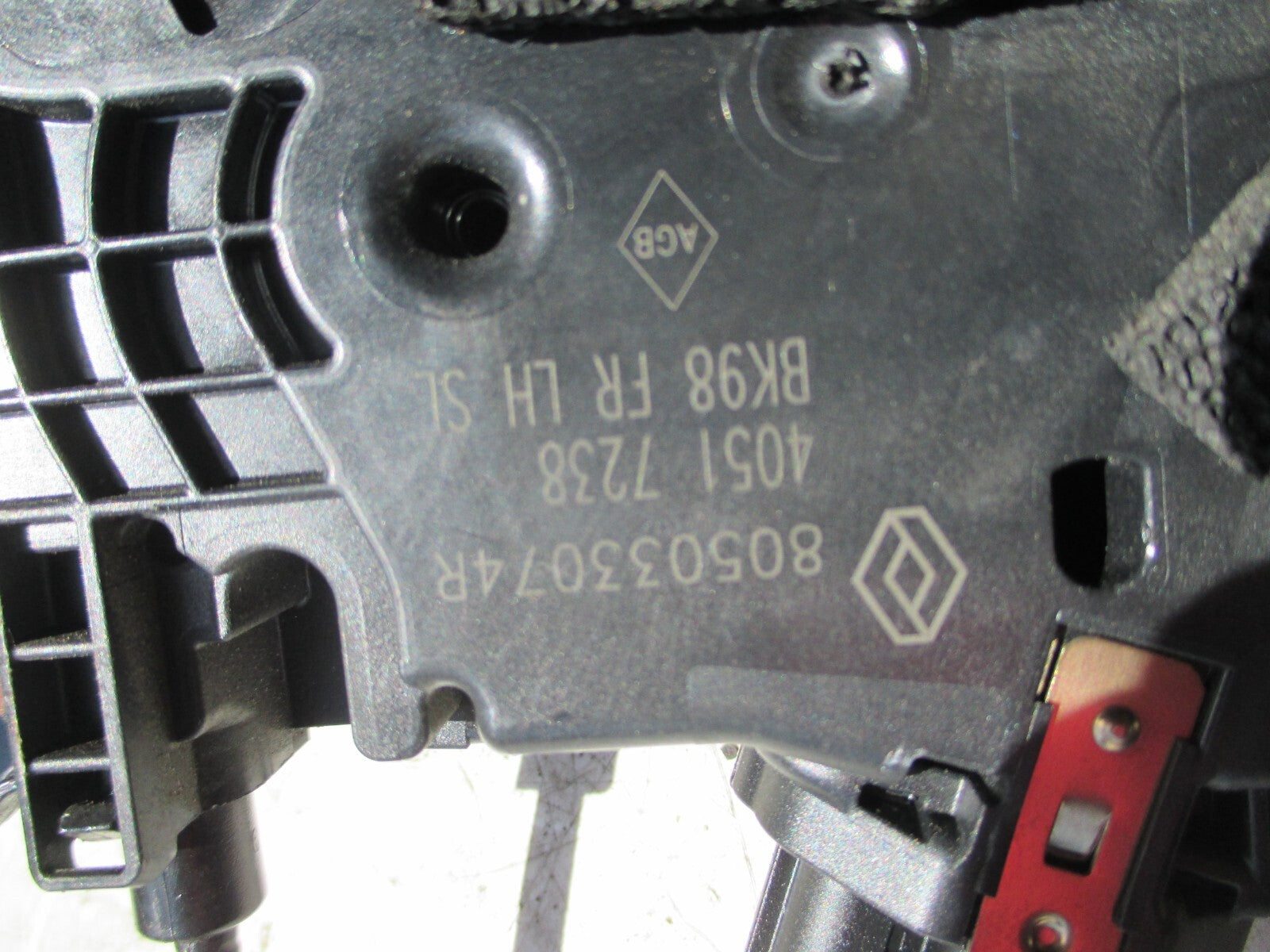 RENAULT CLIO MK4 NS PASSENGER SIDE FRONT DOOR LOCK 805033074R