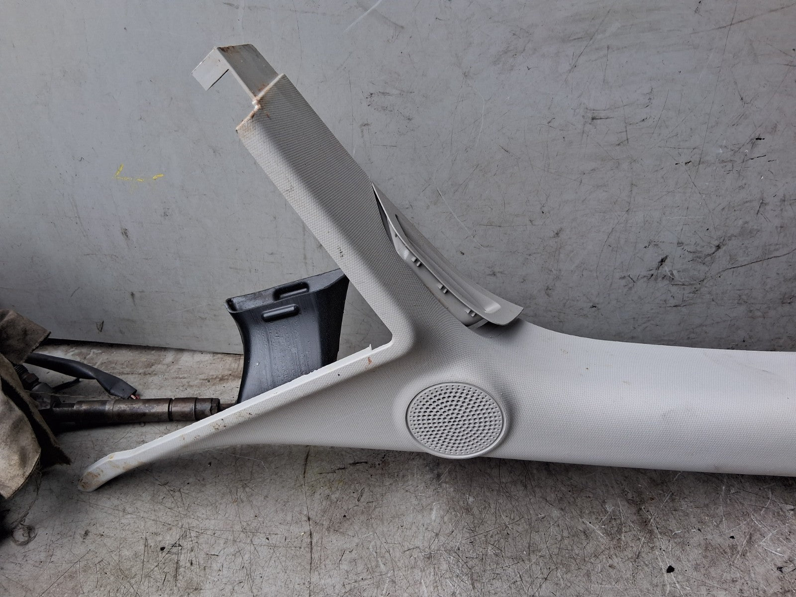2023 FORD TRANSIT 350 MK8 NS PASSENGER SIDE LEFT B PILLAR TRIM KK31V03511