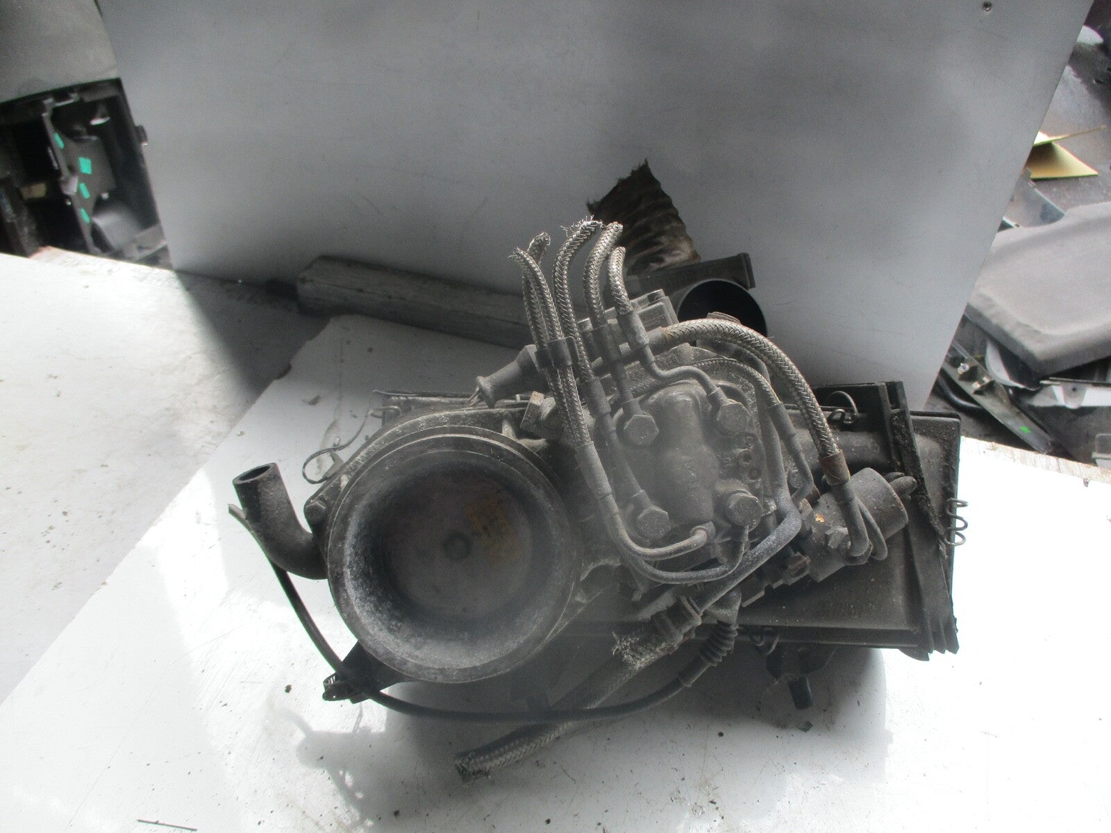 AUDI 80 B3 1990 AIR FILTER HOUSING BOX 3914070935