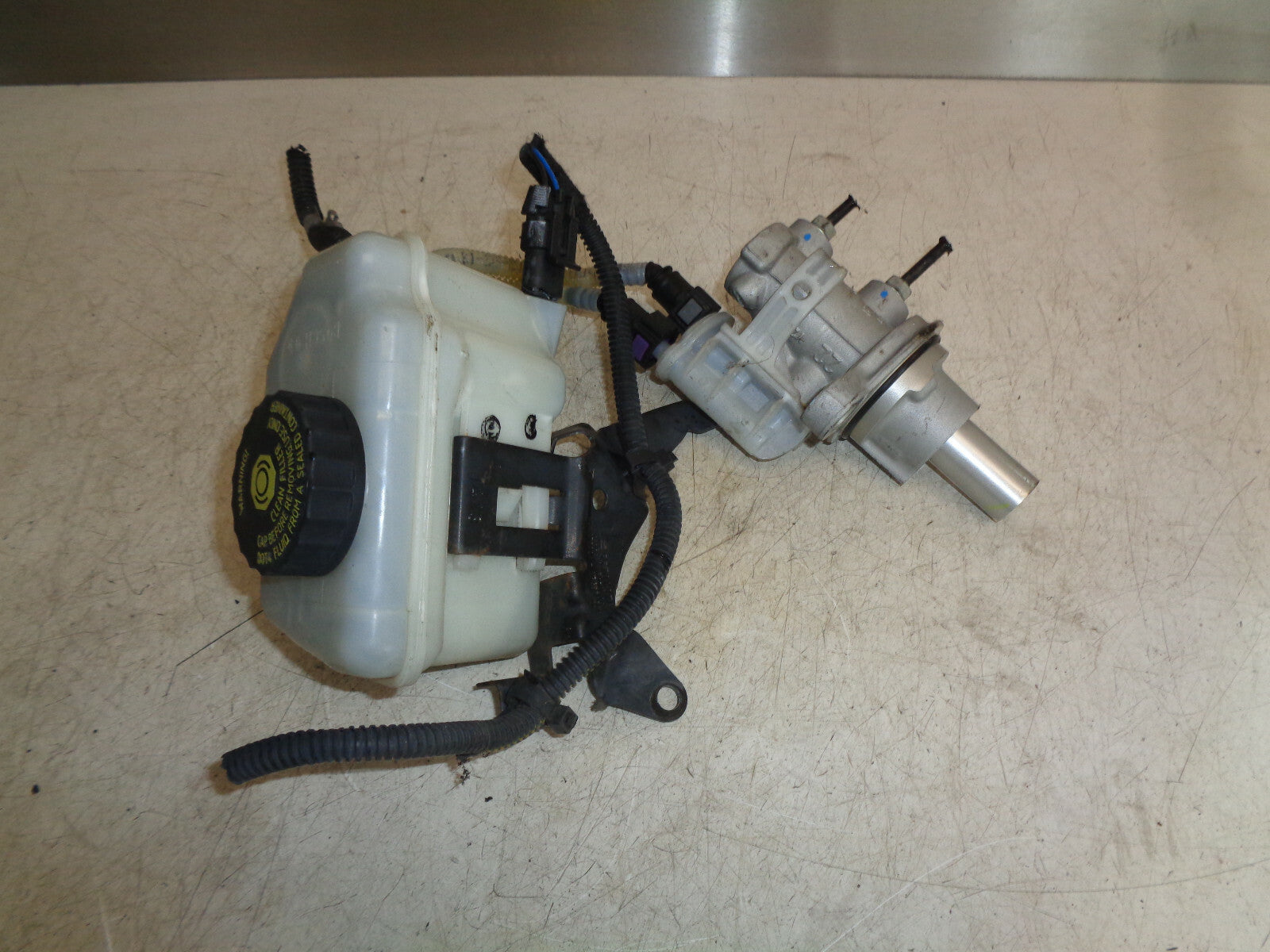 VAUXHALL CORSA D 2013 BRAKE MASTER CYLINDER RESERVOIR