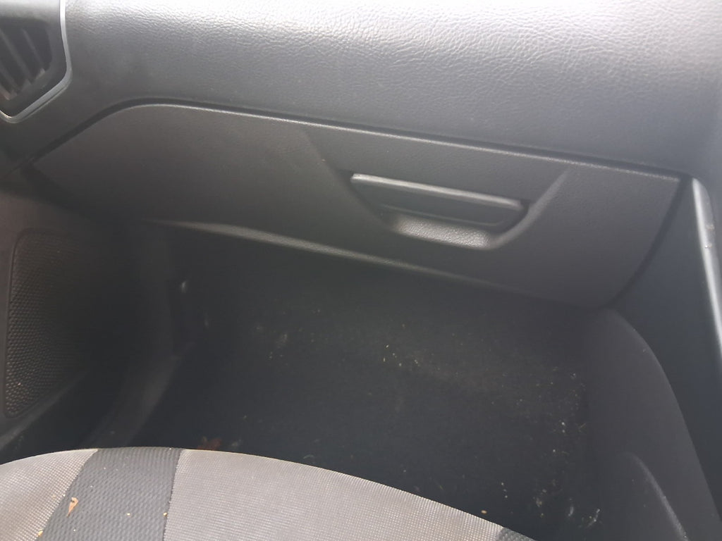 2013 FORD FOCUS MK3 HATCHBACK FRONT DASHBOARD GLOVE BOX STORAGE COMPARTMENT