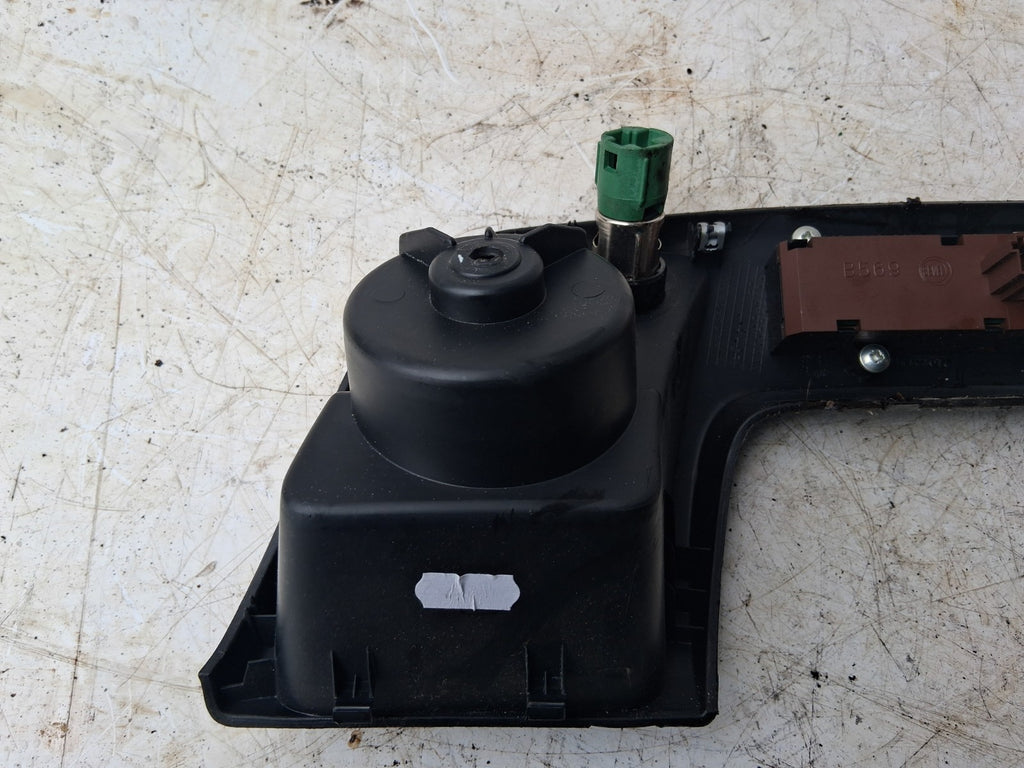 2016 PEUGEOT BOXER MK3 FRONT HAZARD SWITCH TRIM PANEL 7355861650