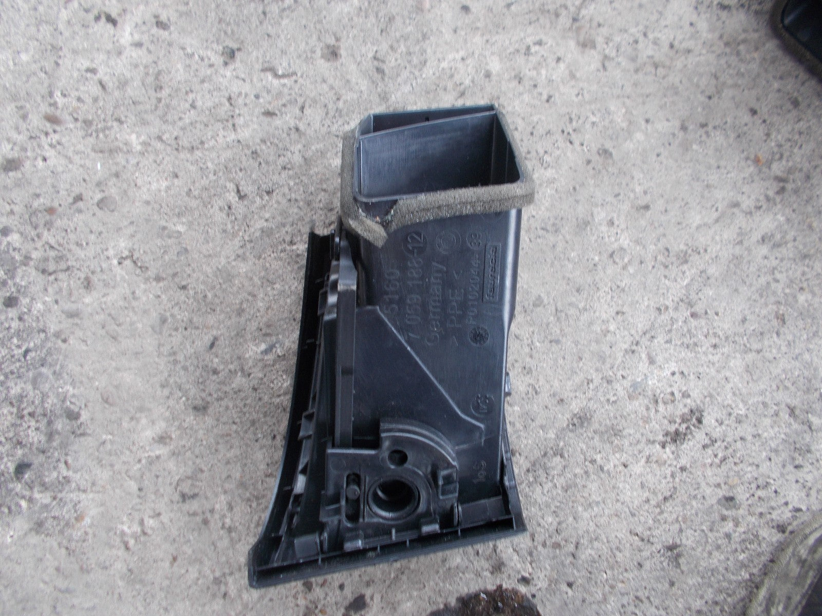 BMW 1 SERIES E87 2006 OFF SIDE DRIVER SIDE AIR VENT 7059188-12