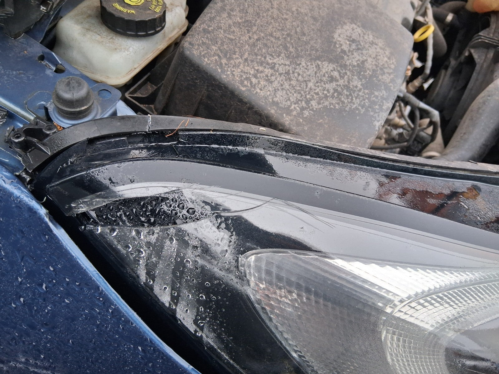 2017 VAUXHALL CORSA E OSF DRIVER SIDE FRONT RIGHT HEADLIGHT DAMAGED 39108229