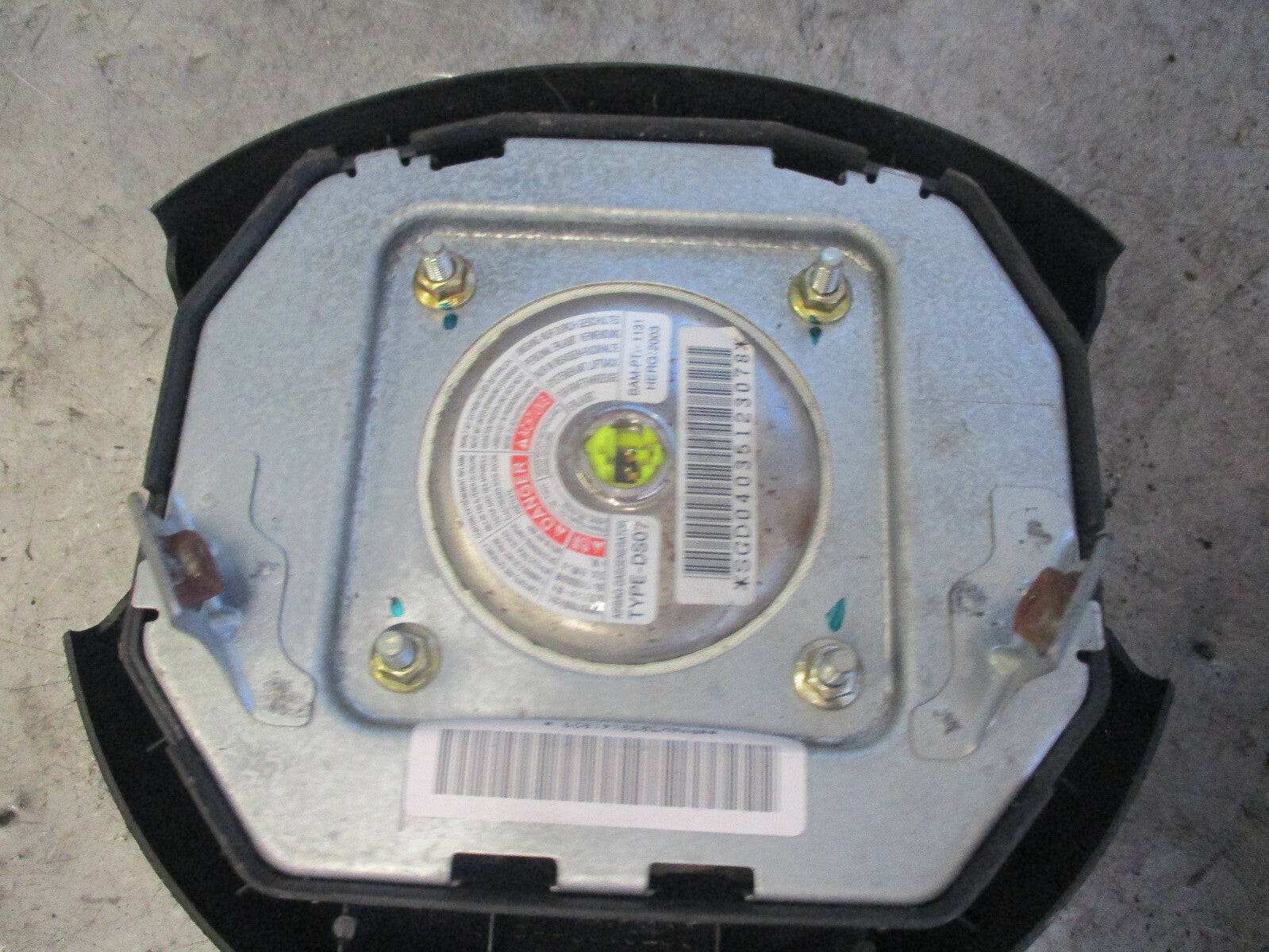 NISSAN MICRA K12 OS DRIVER SIDE STEERING WHEEL AIRBAG
