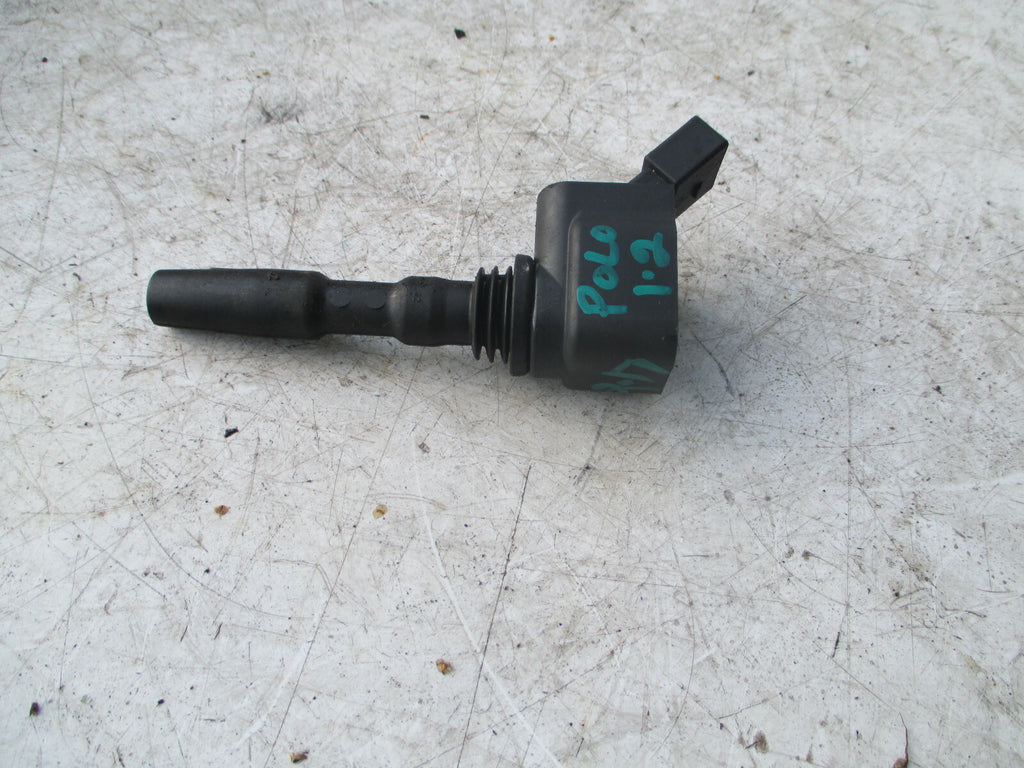 VW VOLKSWAGEN POLO 2017 1.2 PETROL ENGINE IGNITION COIL 04E905110E REF 2