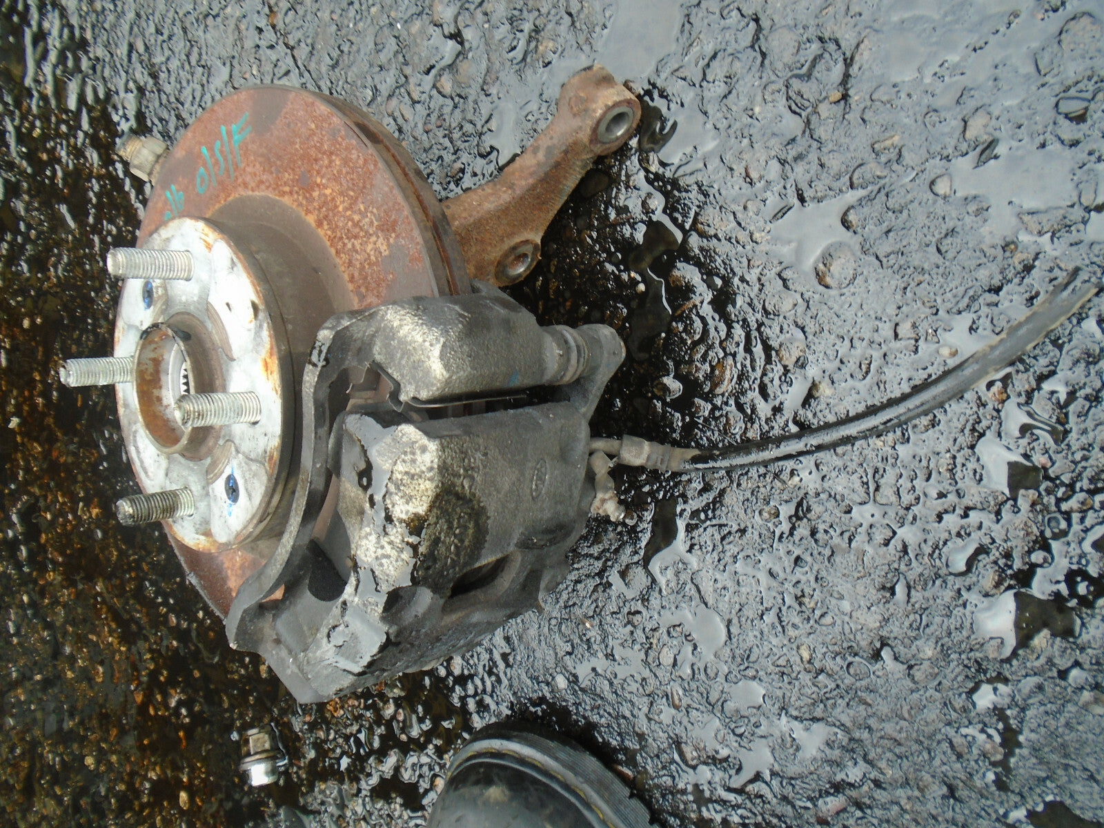HYUNDAI i10 2013 - 19 1.2 PETROL OS DRIVER SIDE WHEEL HUB & CALIPER