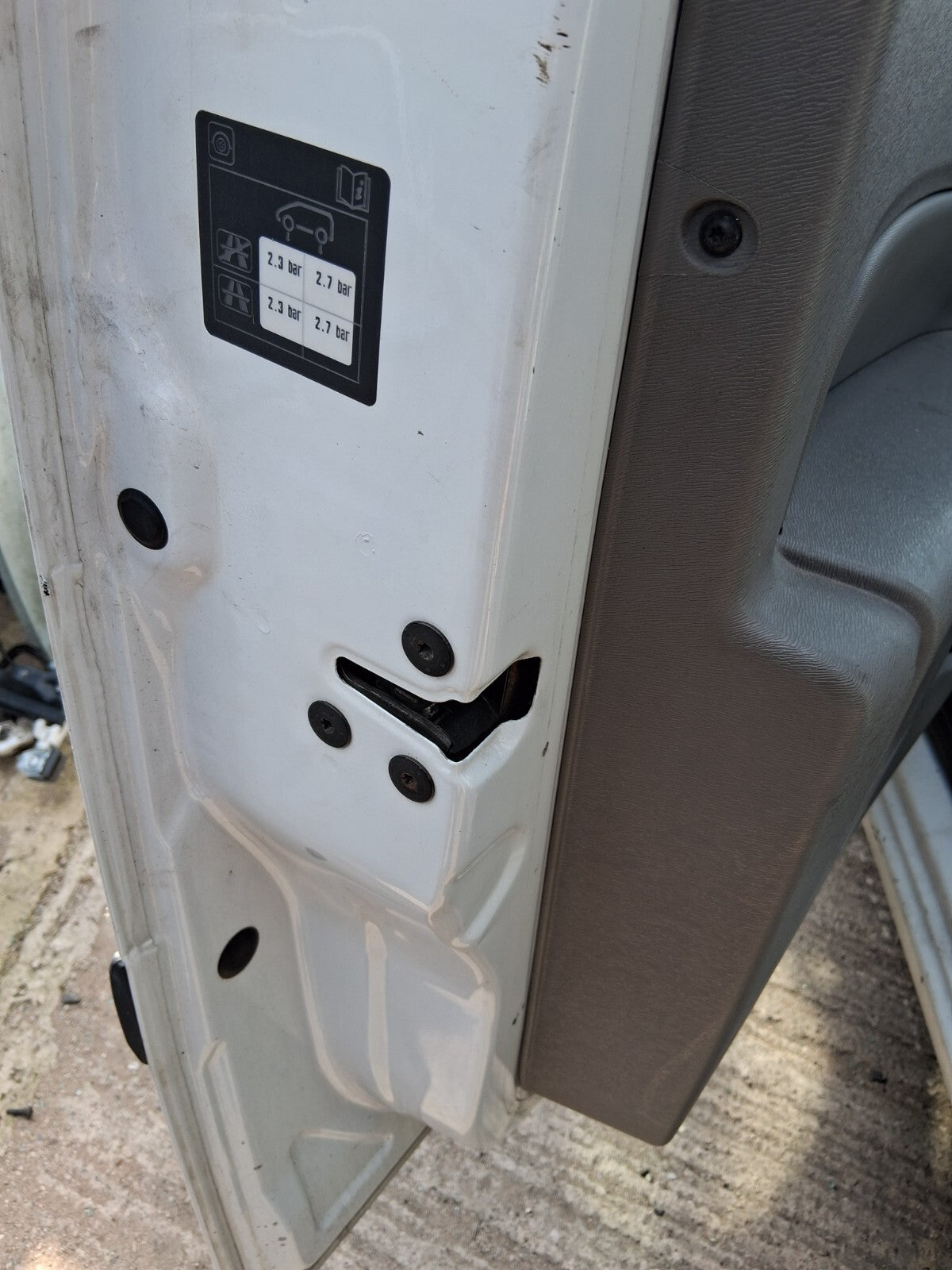 RENAULT KANGOO MK2 2010 NSF PASSENGER SIDE FRONT DOOR LOCK MECHANISM