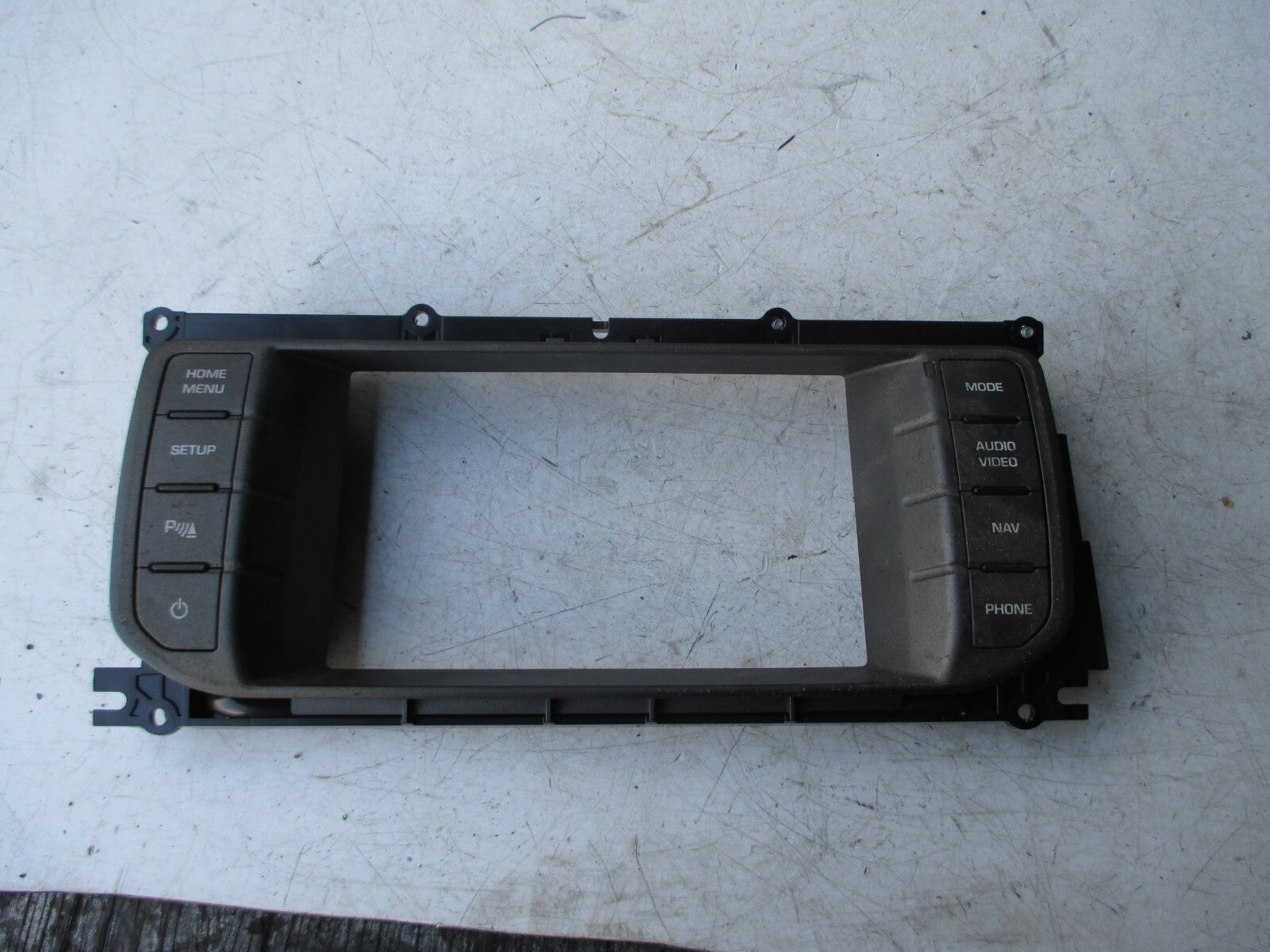 LAND RANGE ROVER EVOQUE 2013 RADIO SAT NAV SWITCH BUTTON SURROUND BJ32-18C858-DC