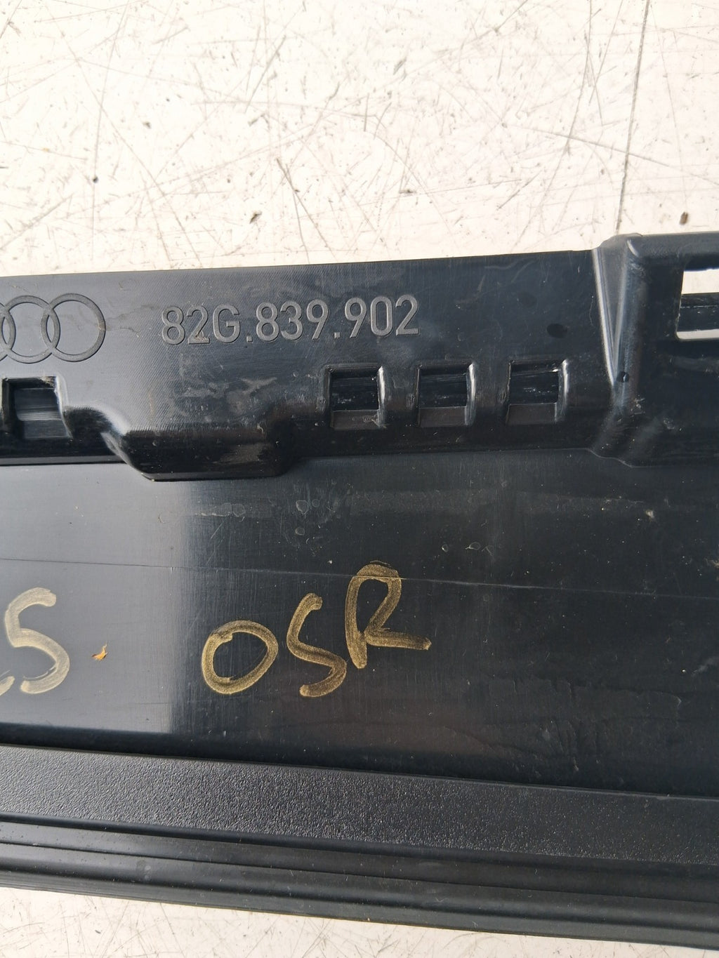 2025 AUDI A1 S LINE OSF OFF RIGHT DRIVER SIDE OUTER PILLAR TRIM 82G839902