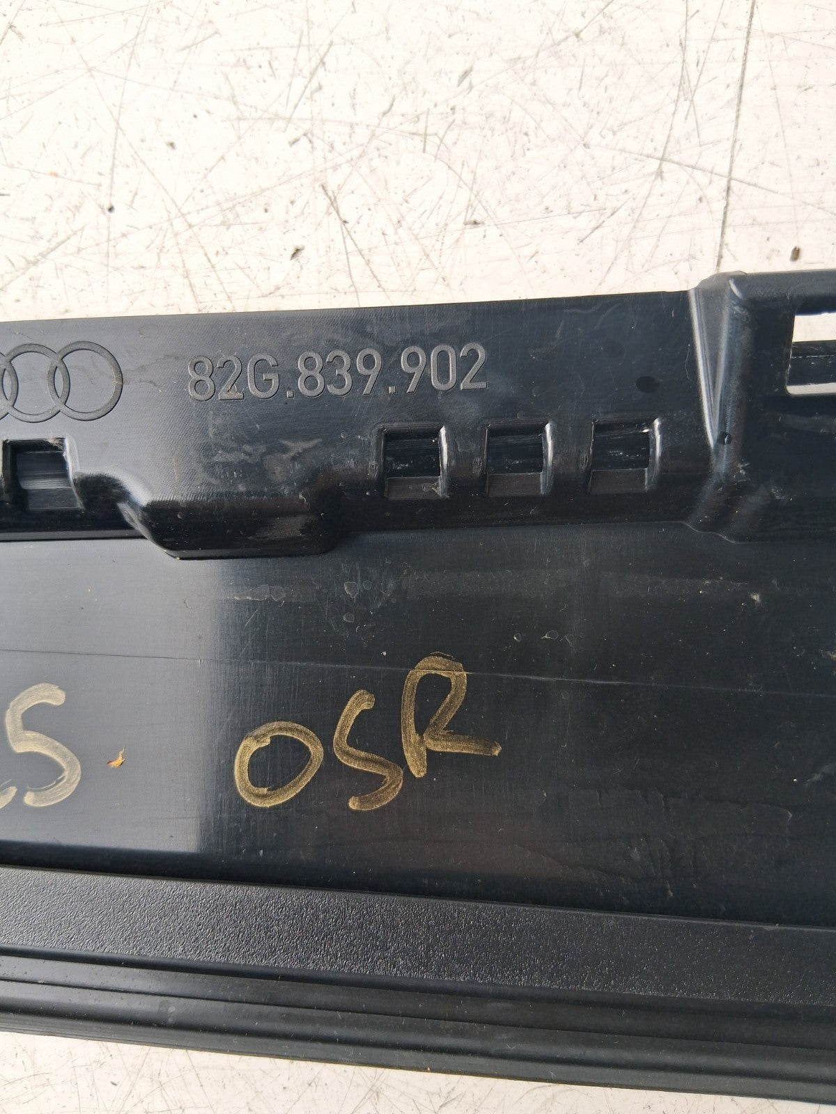 2025 AUDI A1 S LINE OSF OFF RIGHT DRIVER SIDE OUTER PILLAR TRIM 82G839902