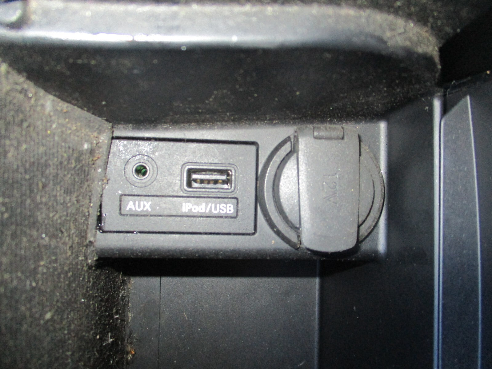 2012 HYUNDAI I40 1.7 DIESEL AUX USB PORT & STORAGE BOX 846303Z720