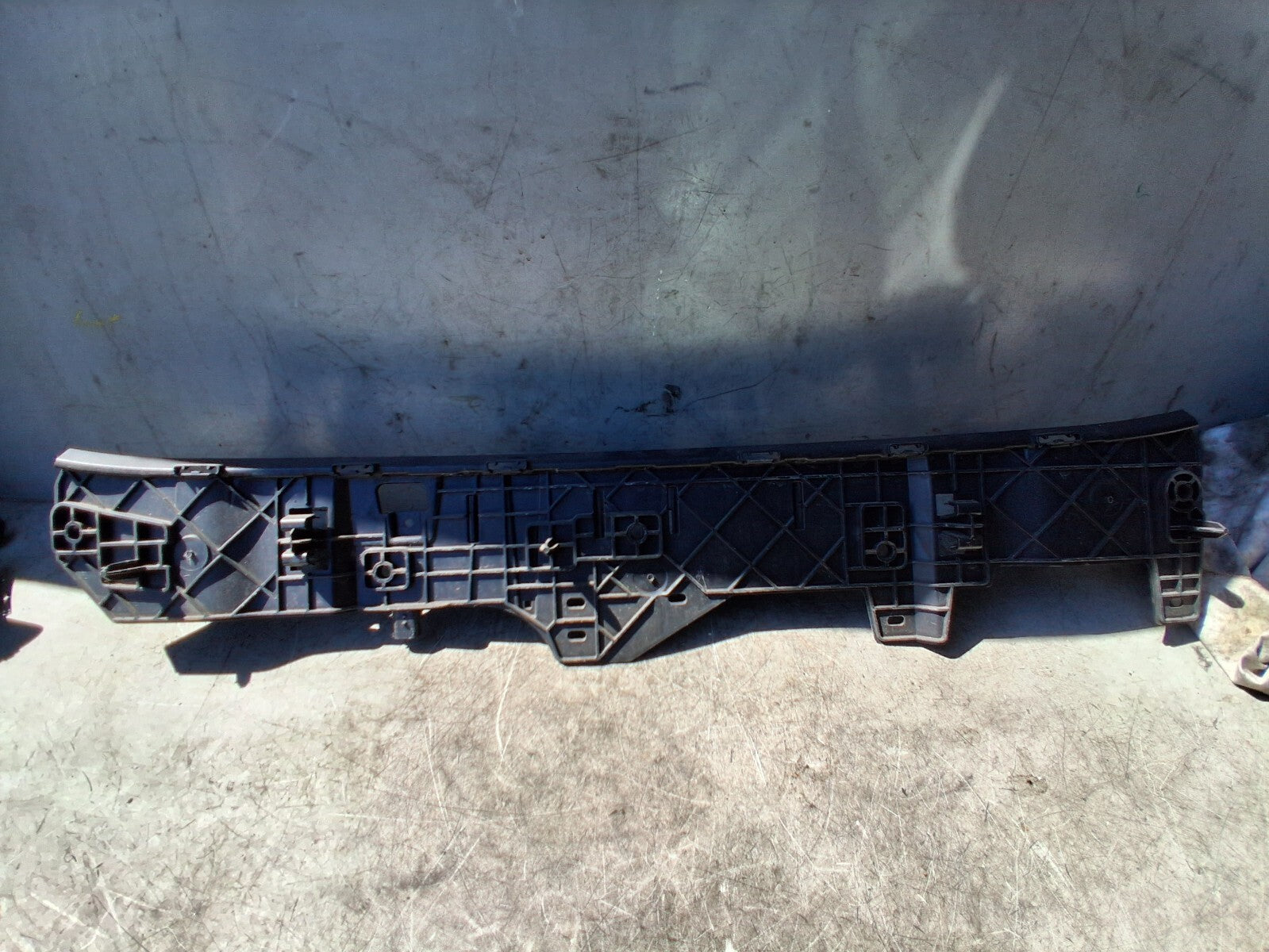 VAUXHALL CORSA F 2021 REAR BUMPER CENTRE MOUNTING BRACKET 39167902