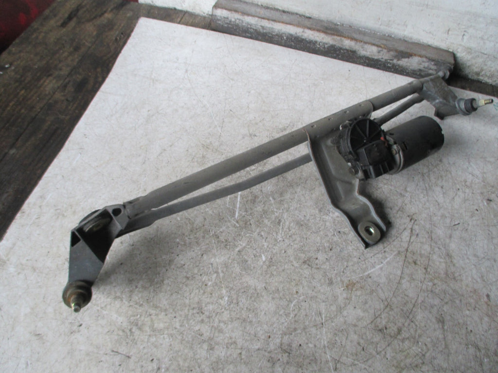 VOLVO V70 1998 FRONT WIPER MOTOR AND LINKAGE