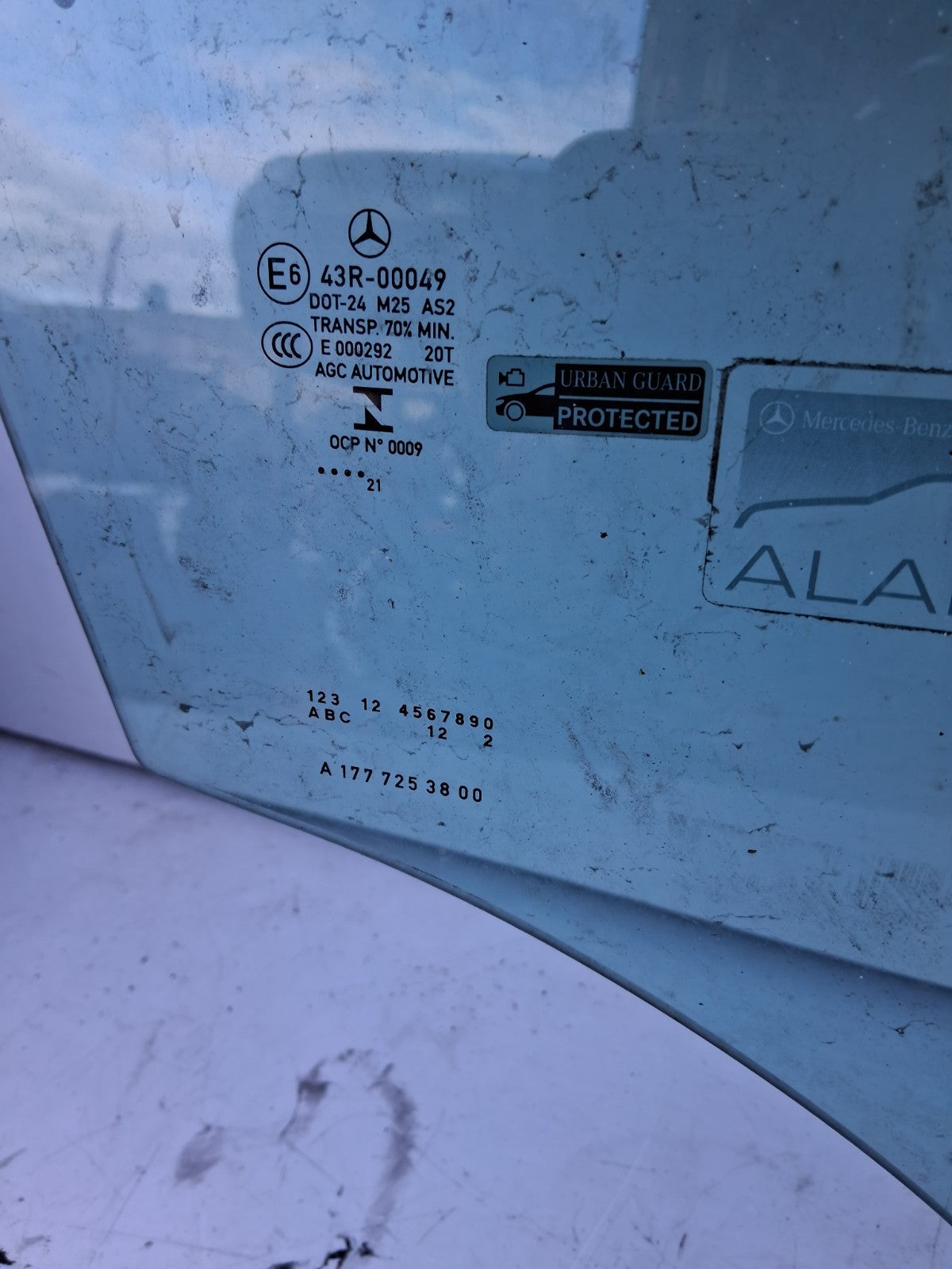 2021 MERCEDES BENZ A CLASS W177 OSF DRIVER SIDE FRONT WINDOW GLASS A1777253800