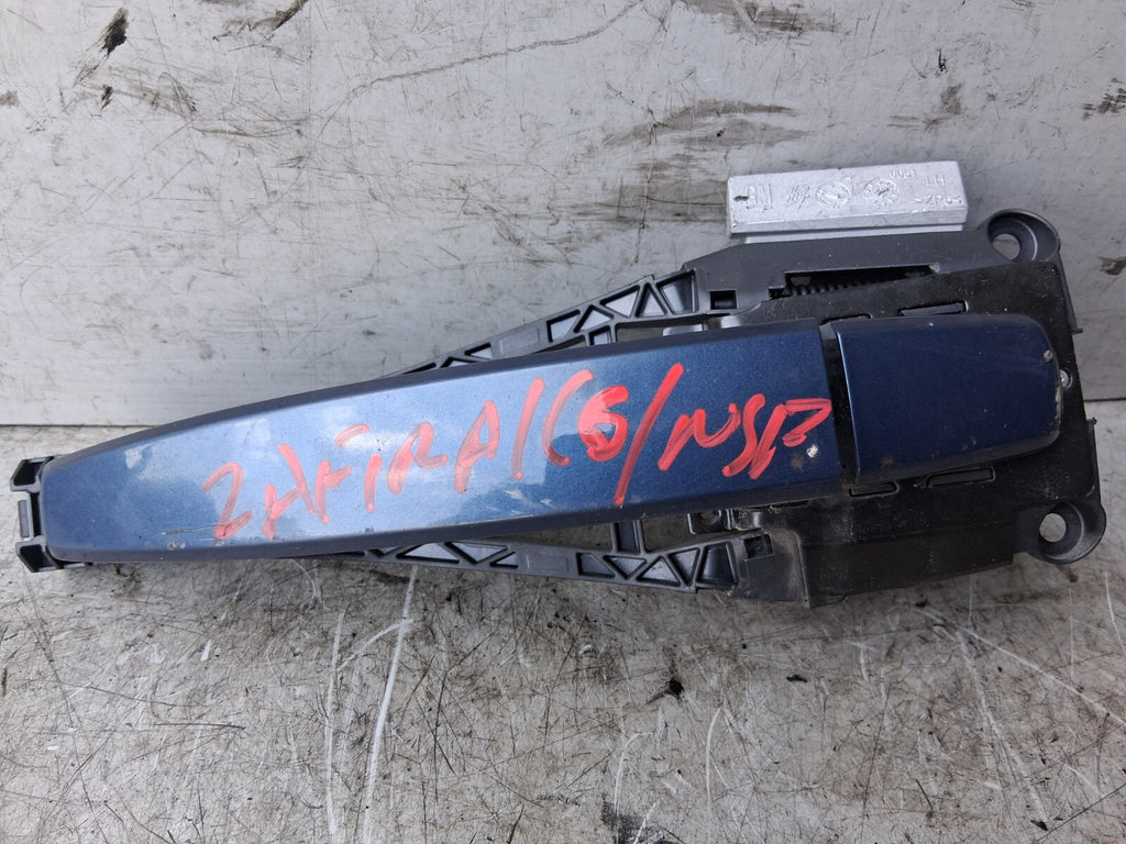 VAUXHALL ZAFIRA C 2016 NSF PASSENGER SIDE FRONT LEFT EXTERIOR DOOR HANDLE BLUE