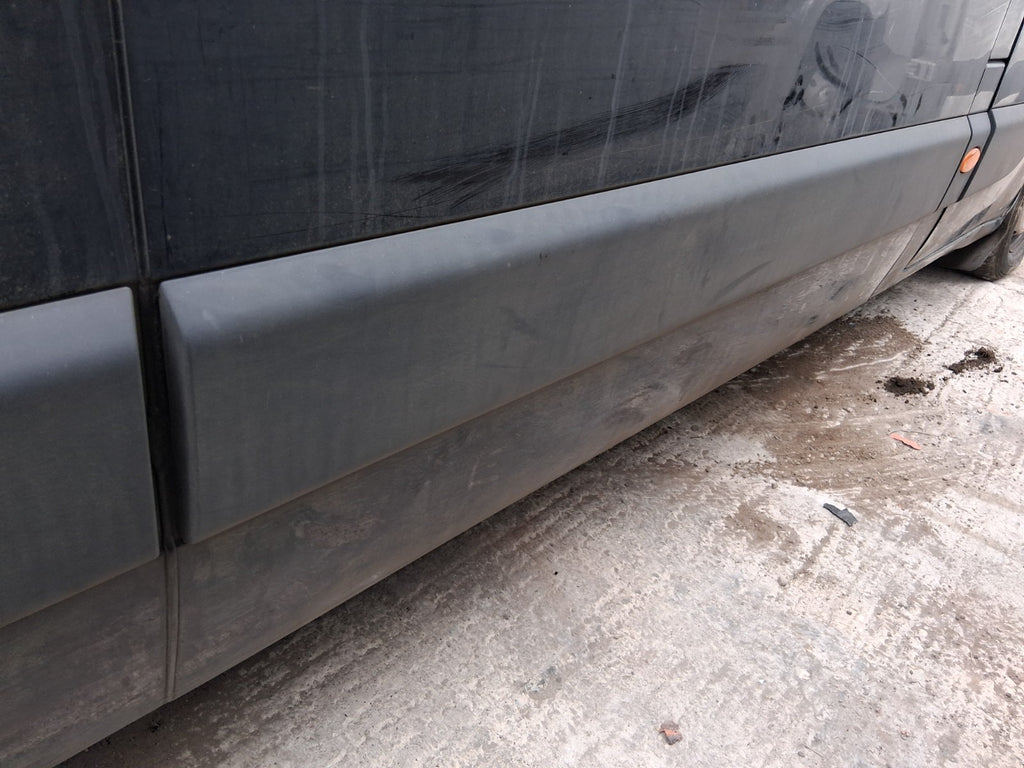 2021 NISSAN NV400 MK1 OS DRIVER SIDE RIGHT SLIDING DOOR SIDE TRIM PANEL