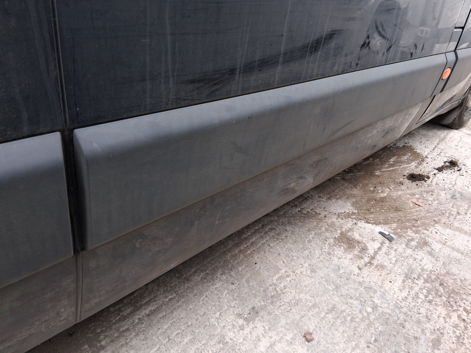 2021 NISSAN NV400 MK1 OS DRIVER SIDE RIGHT SLIDING DOOR SIDE TRIM PANEL