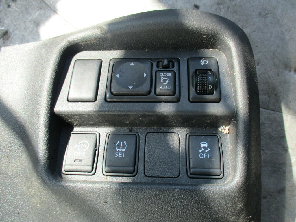 NISSAN JUKE 2016 OS DRIVER SIDE HEADLIGHT & MIRROR CONTROL SWITCHES 68962BV80A