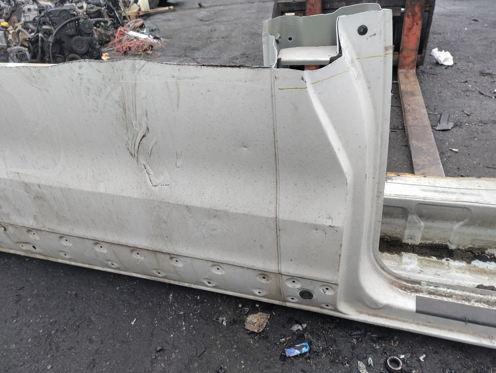 VAUXHALL VIVARO B MK2 TRAFIC 2015 OSR DRIVER SIDE REAR SILL QUARTER PANEL WHITE