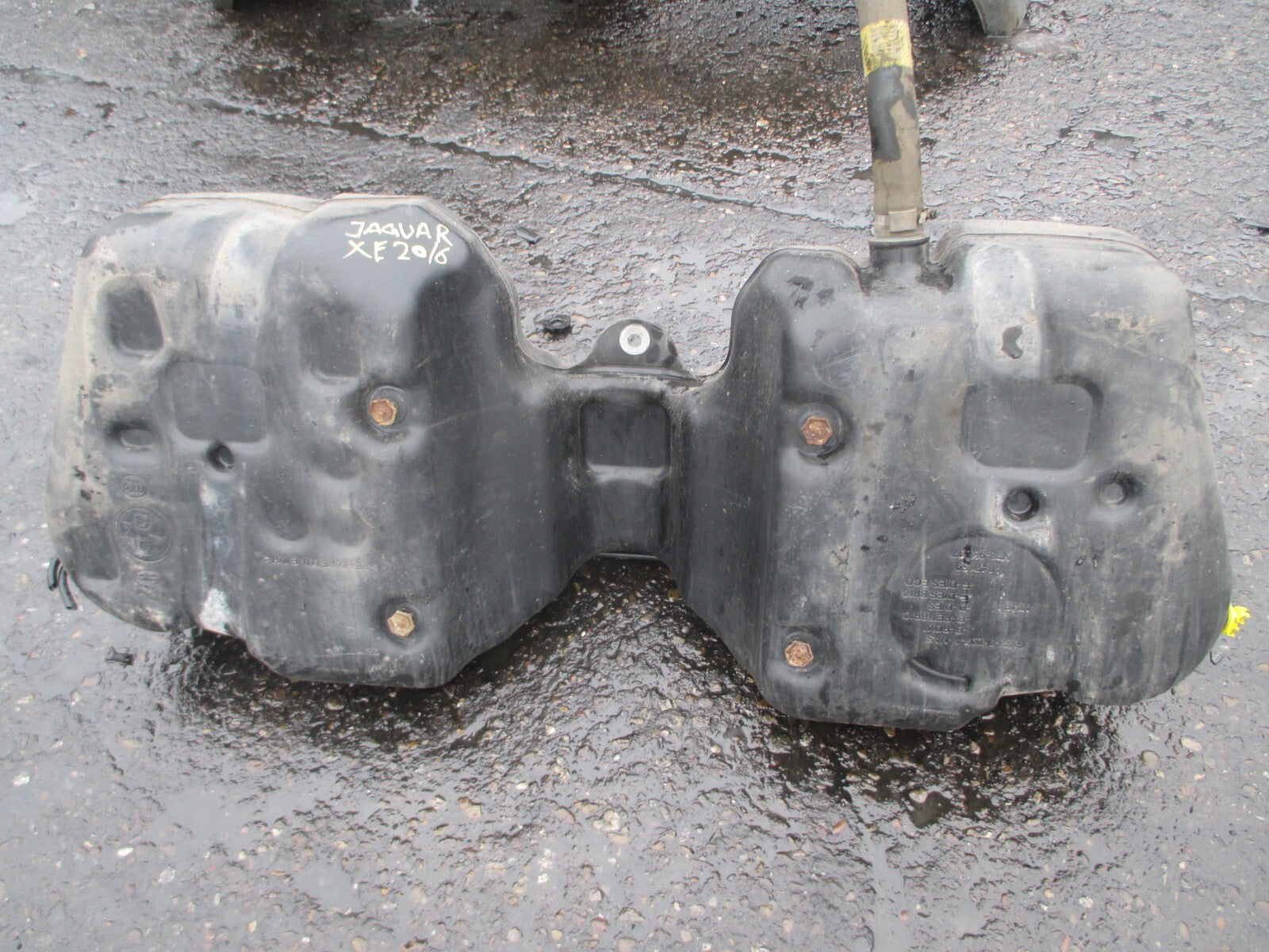 JAGUAR XE 2016 2.0 DIESEL FUEL TANK GX739K007DD