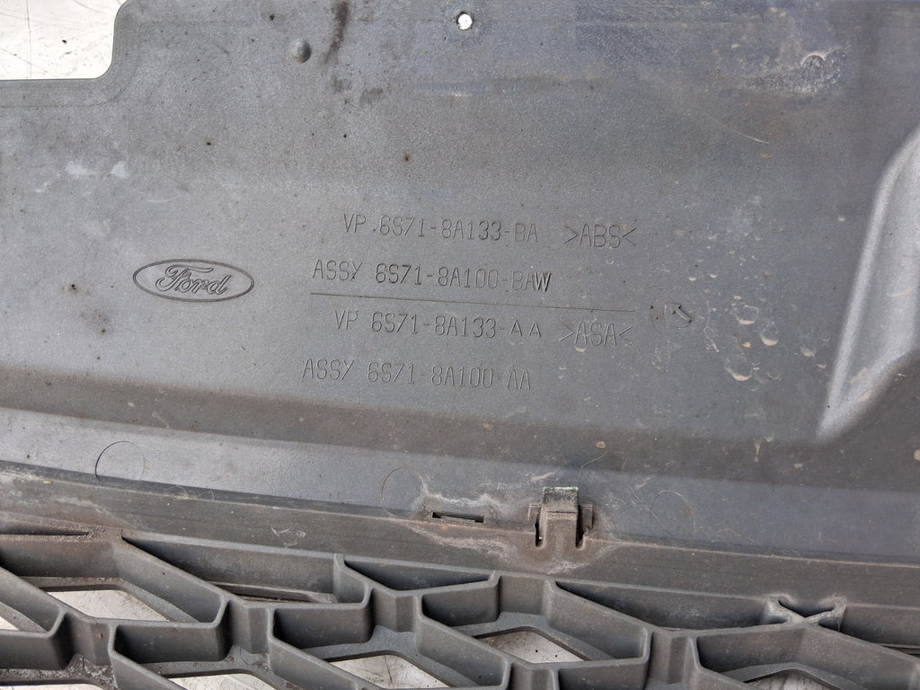 2005 FORD MONDEO MK3 FRONT BUMPER GRILL DAMAGED 6S718A133