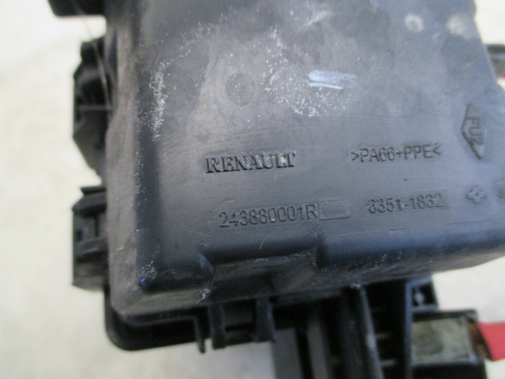 RENAULT MEGANE MK3 2013 1.6 PETROL ENGINE RELAY MODULE 243880001R