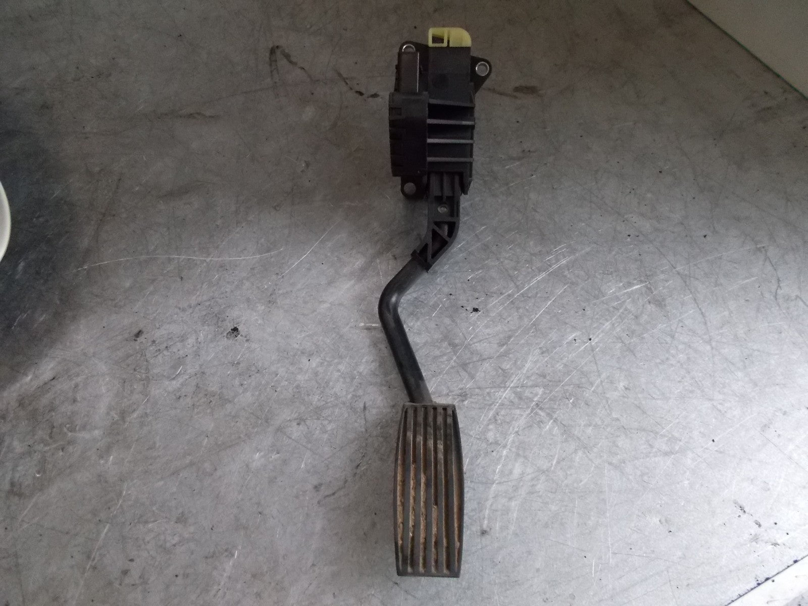 2009 VAUXHALL CORSA ACTIVE 1.0 PETROL ACCELERATOR THROTTLE PEDAL 13305805