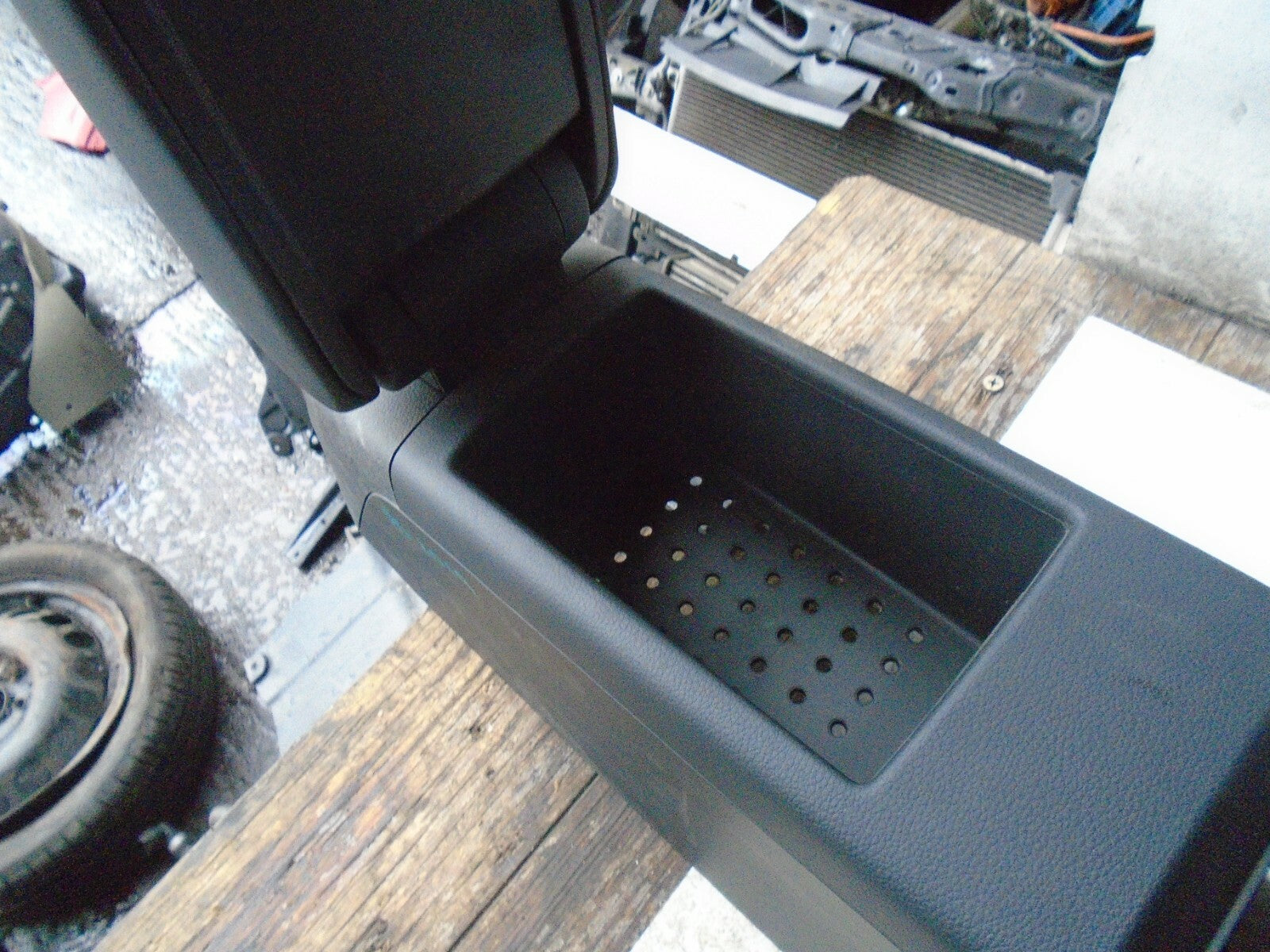 AUDI A3 2019 8V CENTRE CONSOLE WITH ARM REST 8V2863241